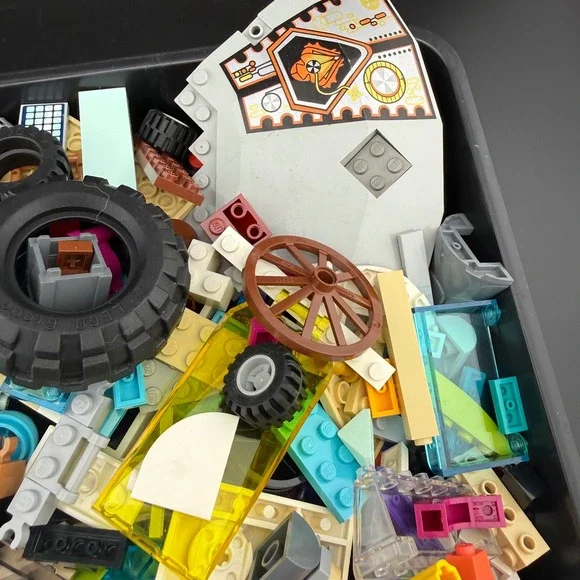 Lego Bulk Lot 2lb Mixed Multicolor Bricks Plates Wheels Specialty Pieces - Picture 4 of 5
